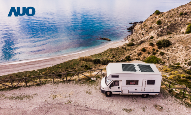 「可撓輕量化太陽光電板SunCurva」使用輕量特殊耐候型複合板取代傳統太陽能板的玻璃前板，不僅降低70%重量，每米平方僅3Kg；具有抗衝擊性能及通過電磁相容性測試，可應用於交通運輸工具，如露營車、遊艇等